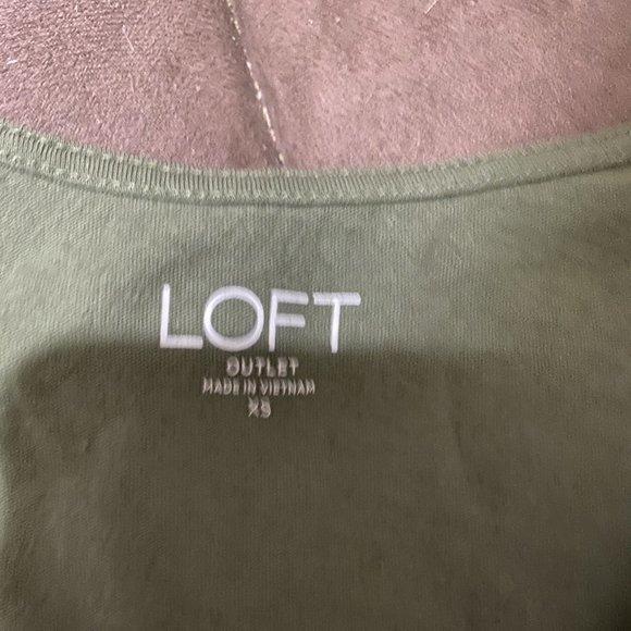 Loft Green sleeveless top tank top ruffle collar and near sleeve XS Dark Green - Picture 4 of 5